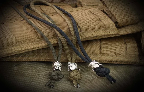 PARA-CORD LANYARD WITH SPARTAN HELMET BEAD